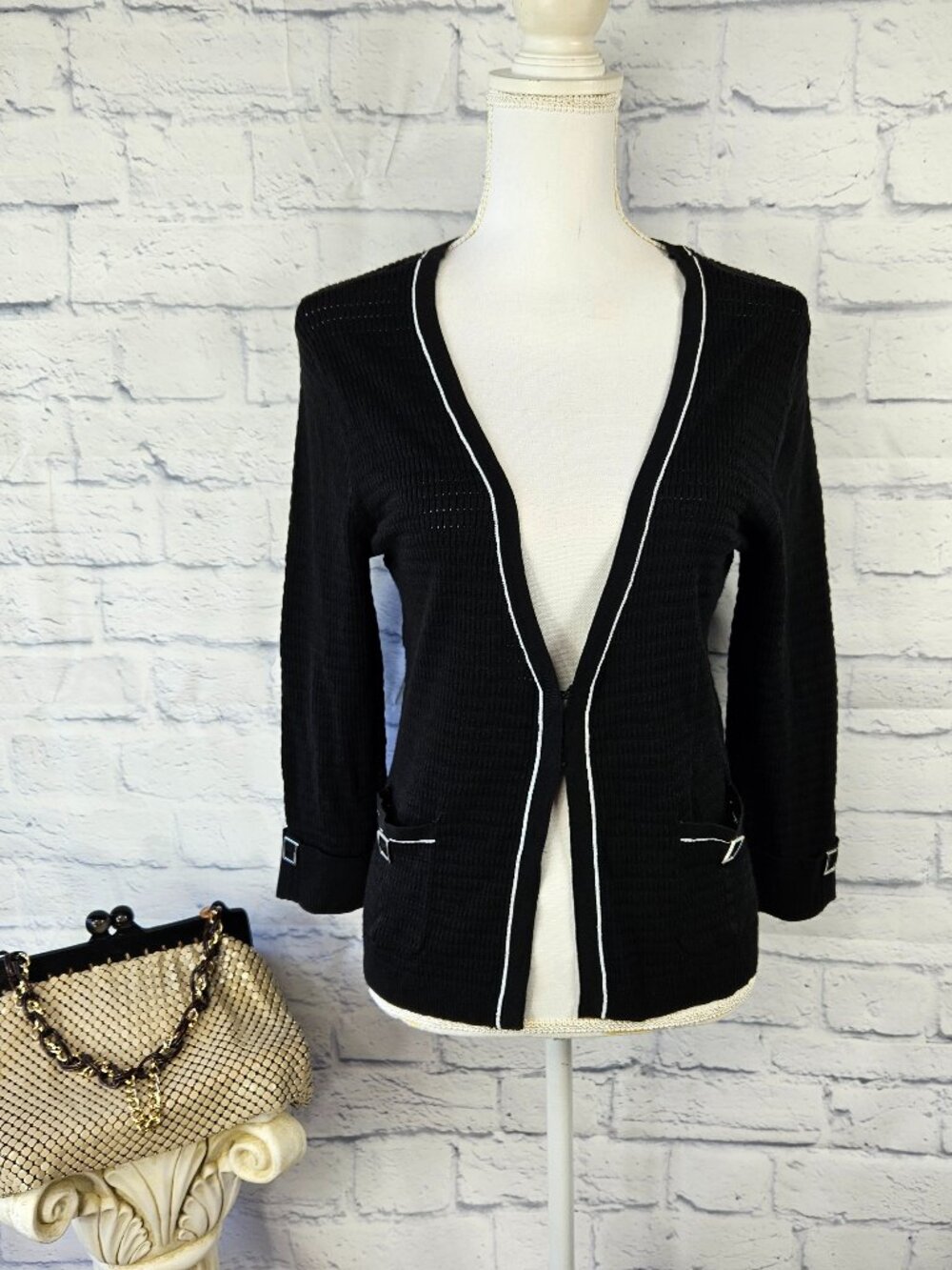 NWT White House Black Market Size L Hook Front Ribbed V-Neck Cardigan Sweater